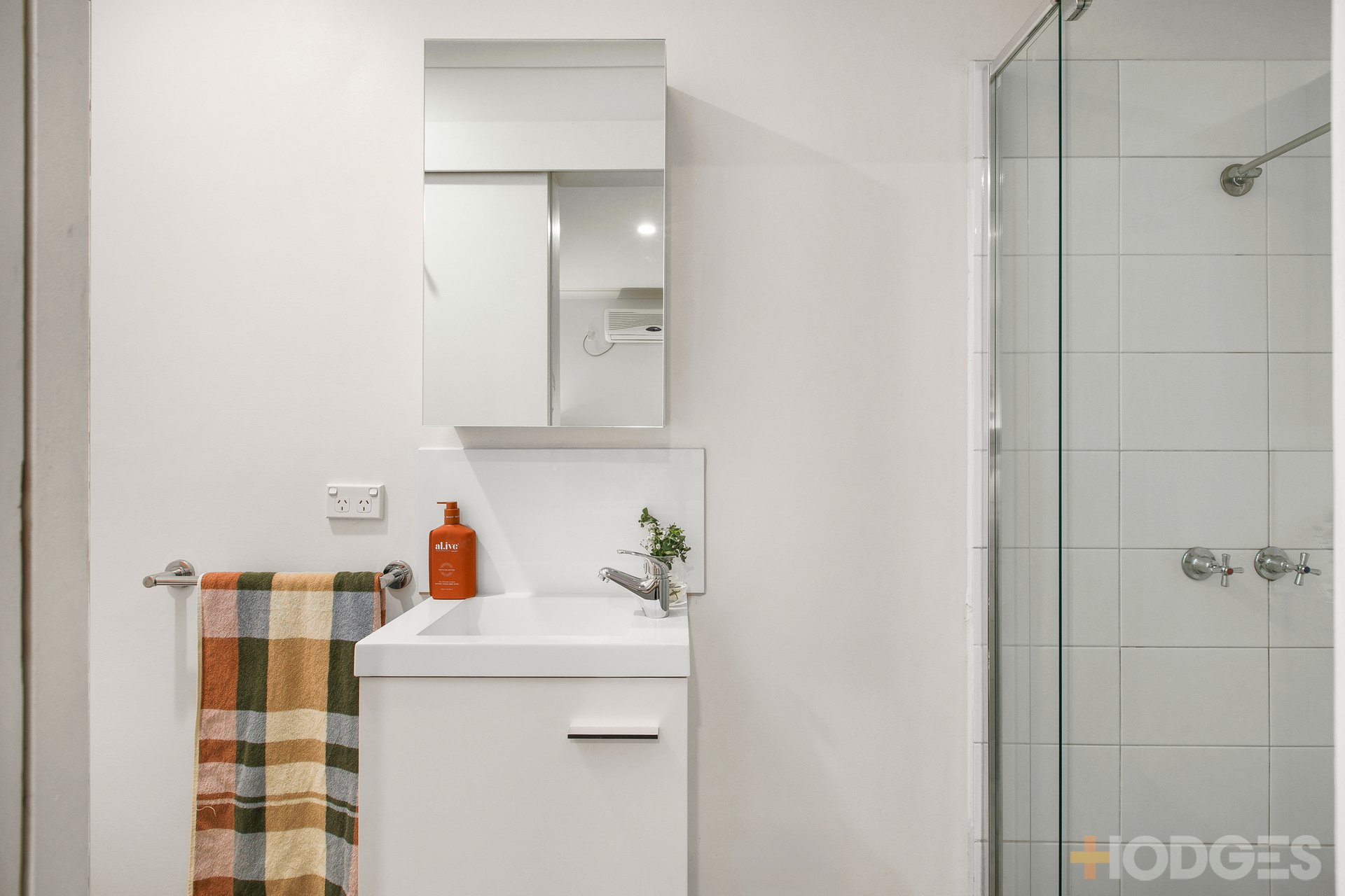 2 / 53 Lonsdale Avenue Hampton East