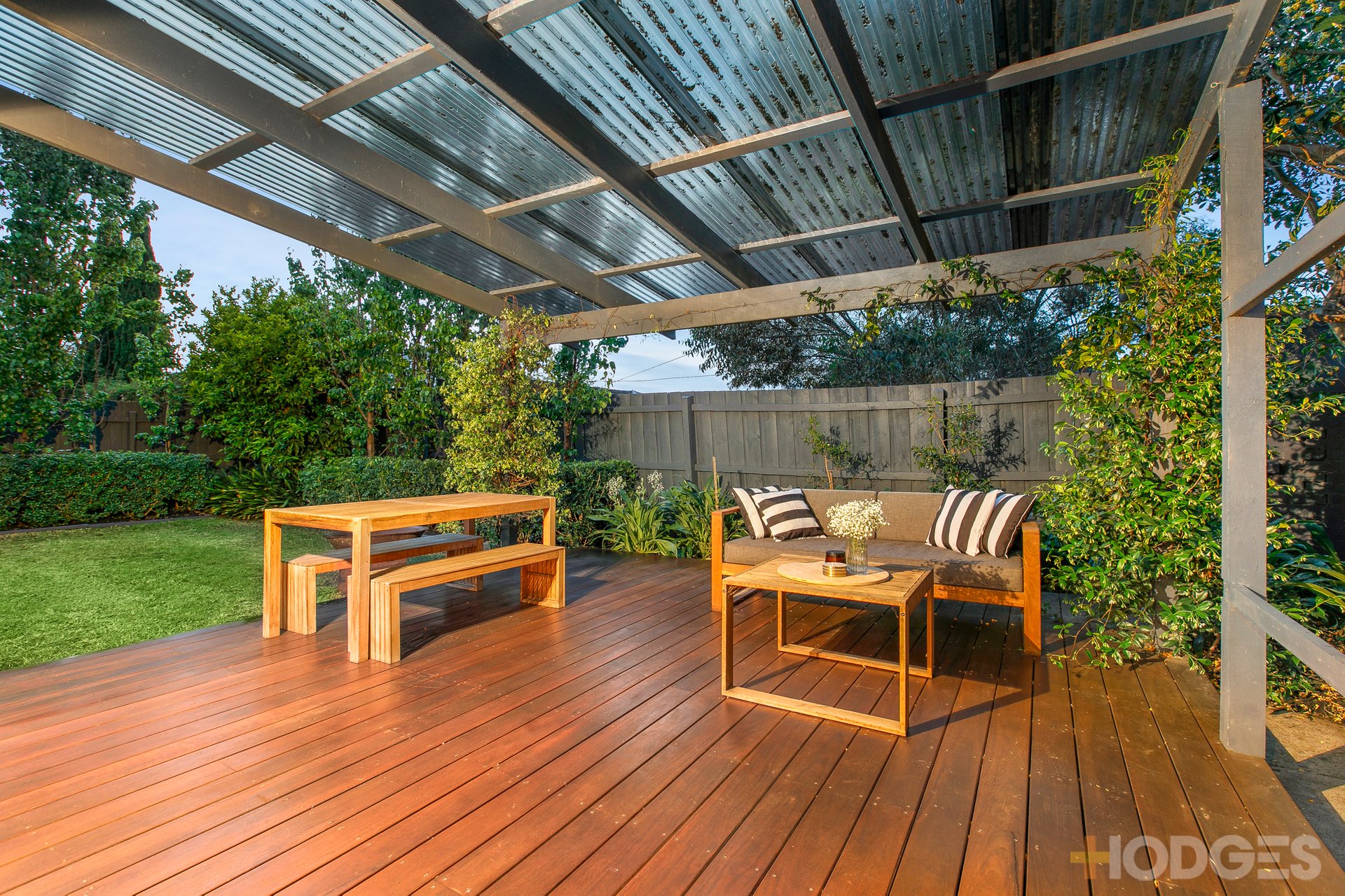 2 / 53 Lonsdale Avenue Hampton East