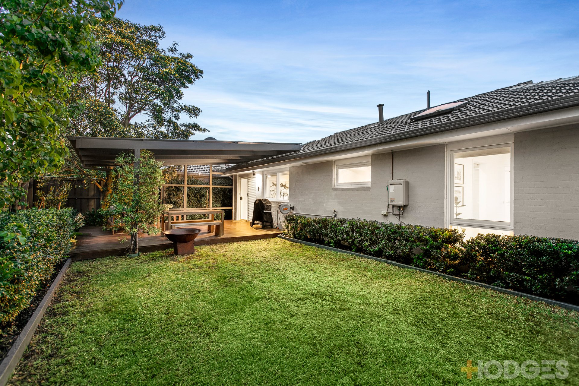 2 / 53 Lonsdale Avenue Hampton East