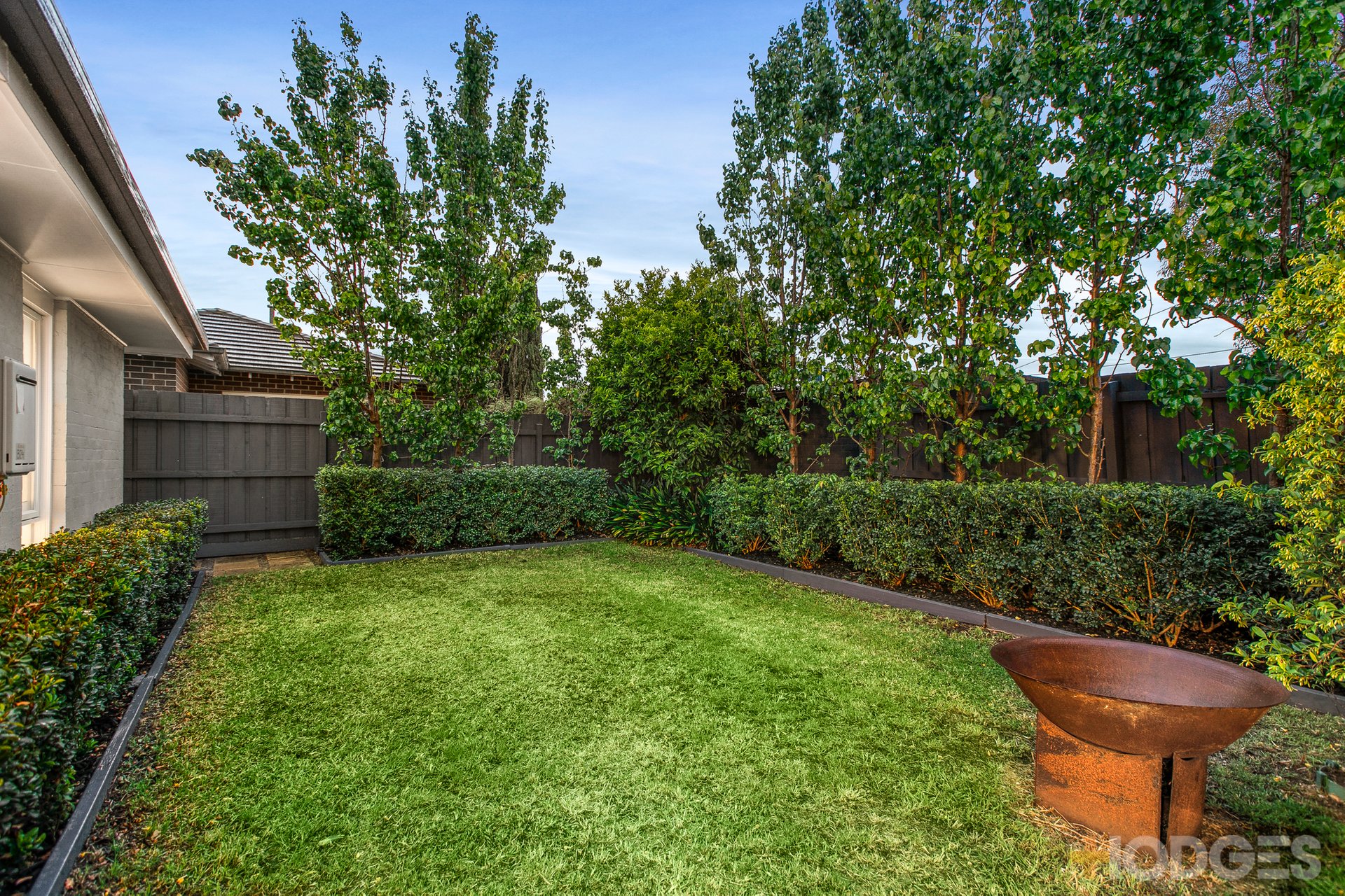 2 / 53 Lonsdale Avenue Hampton East