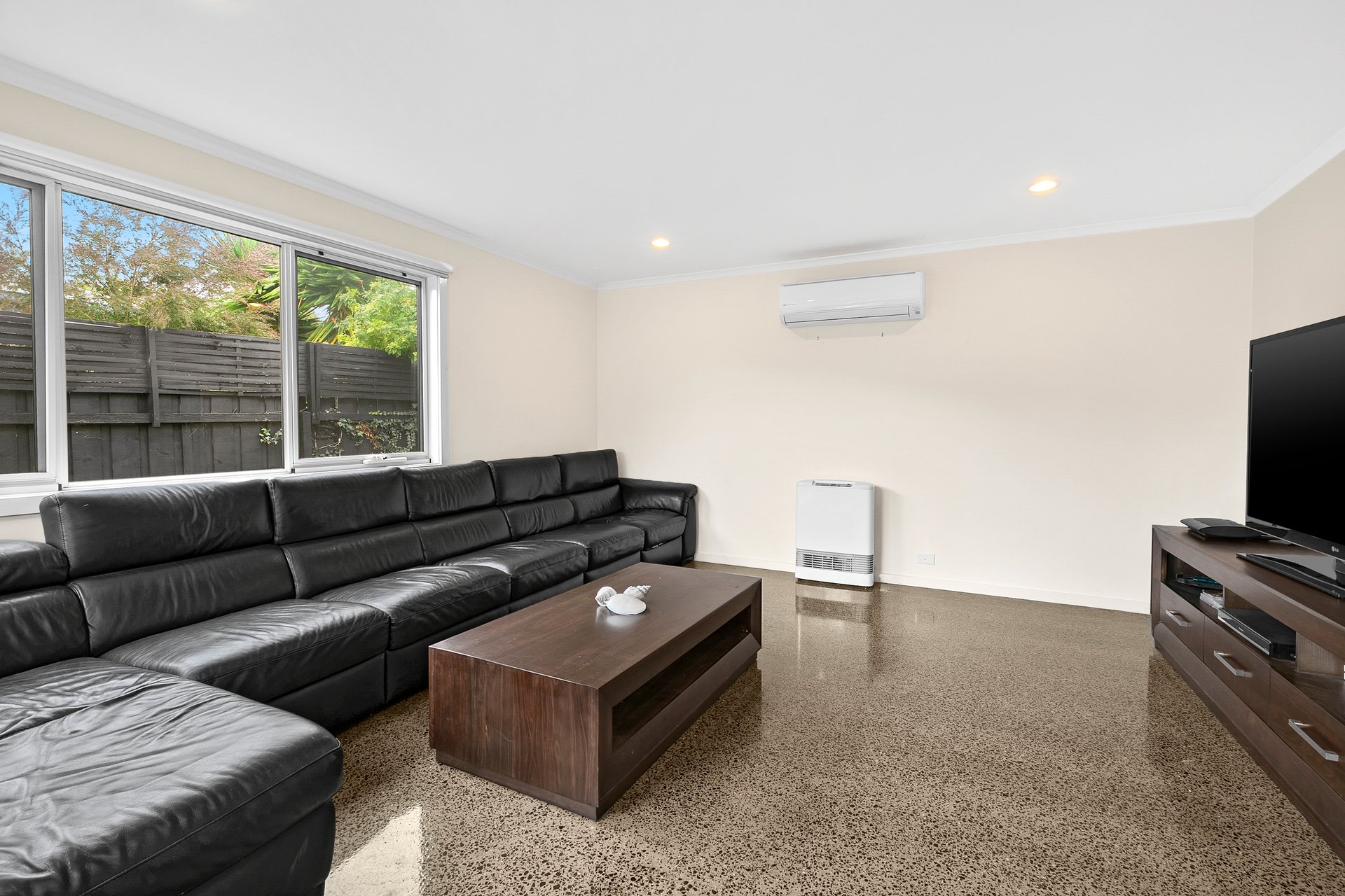 Property Gallery Thumbnail 3