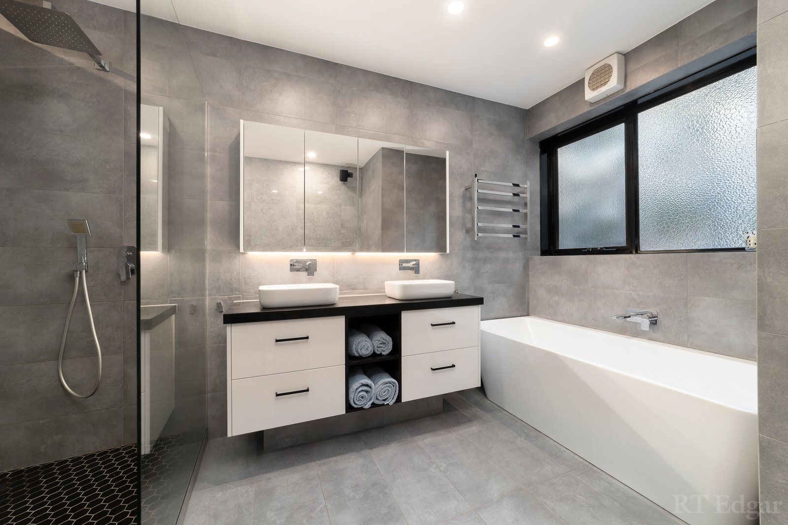 Property Gallery Thumbnail 12