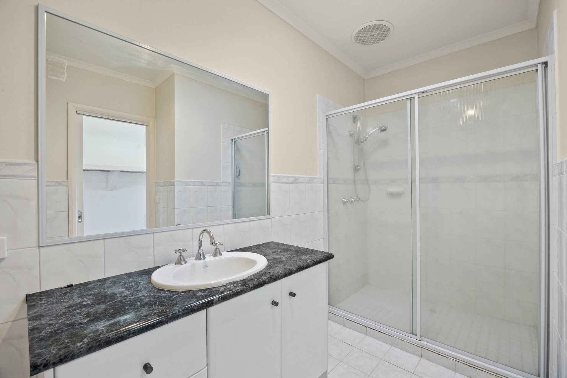 2/537 Tooronga Road, Hawthorn East image 6