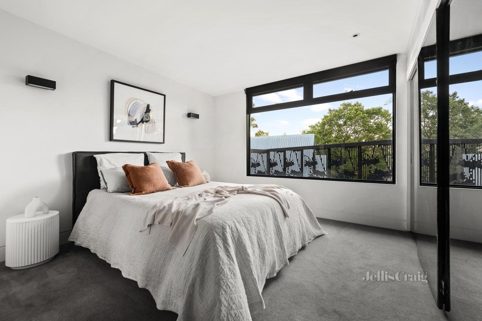 2/53A Jackson Street, St Kilda image 5