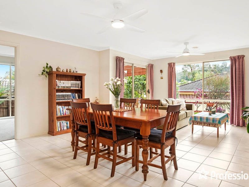 2/54 Bristol Crescent, Lilydale image 3