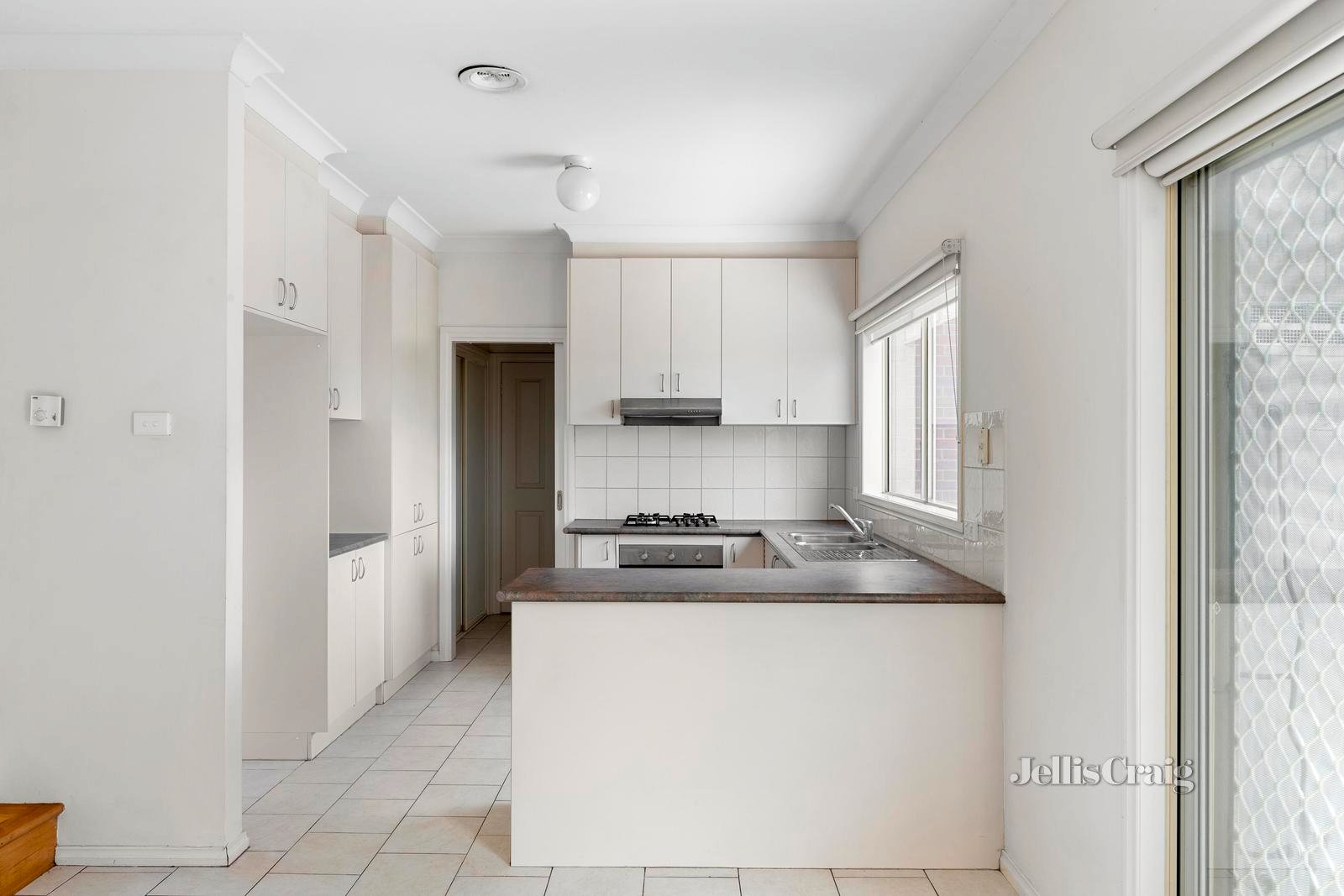 2/54 Davidson Street, Reservoir image 4