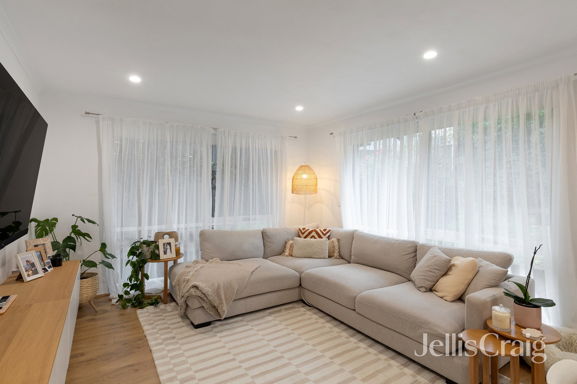2/54 Delta Road, Greensborough image 5