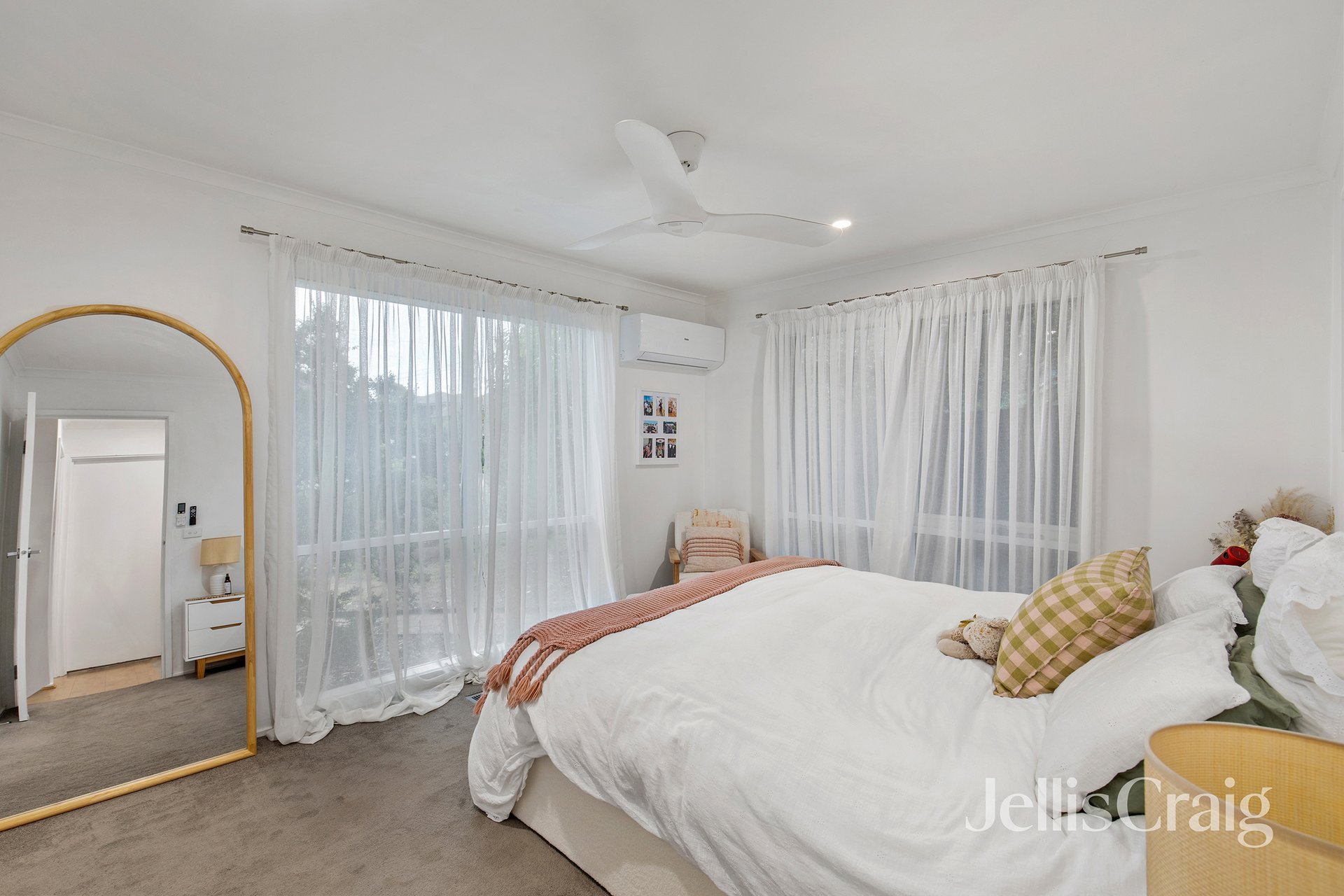 2/54 Delta Road, Greensborough image 6