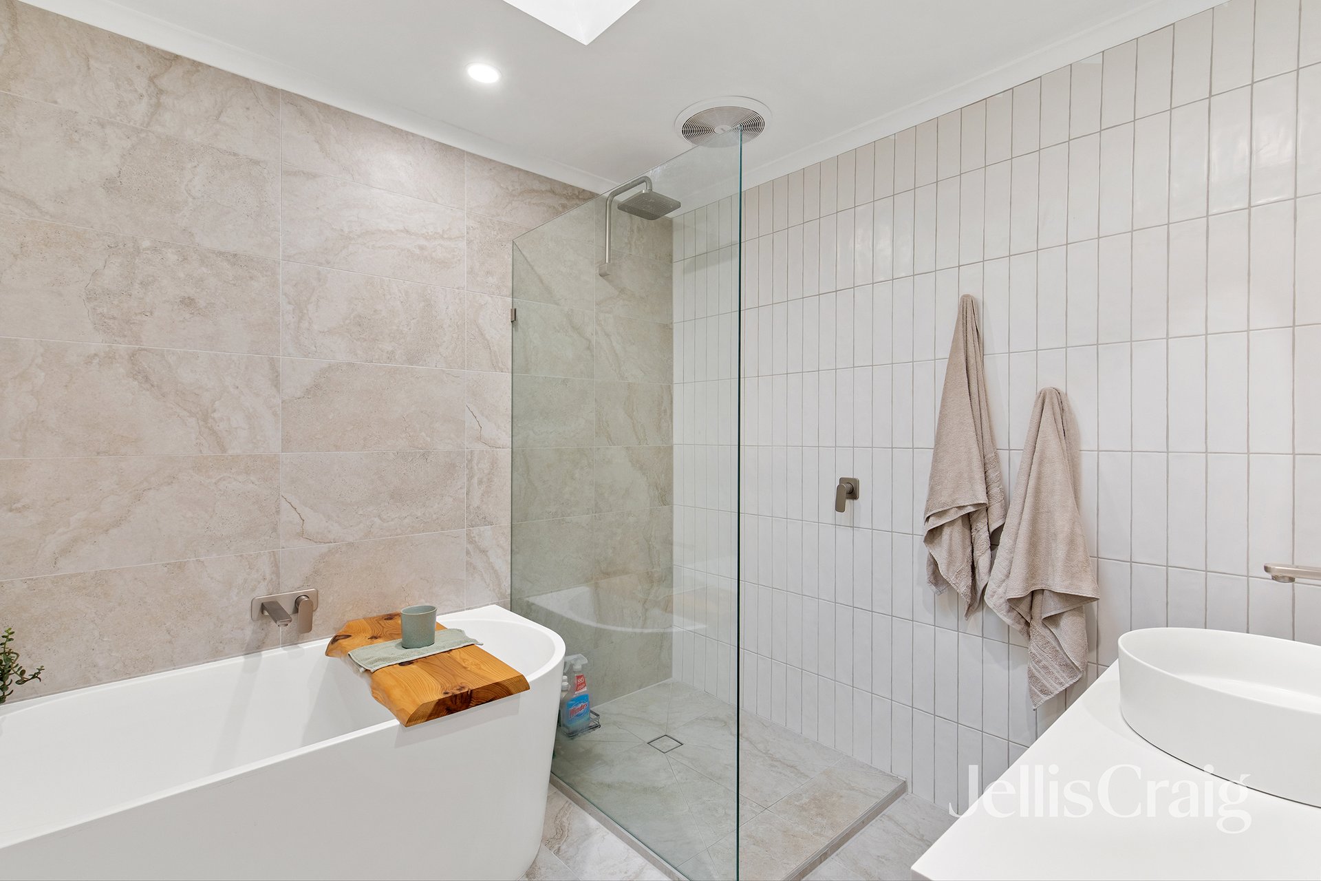 2/54 Delta Road, Greensborough image 9