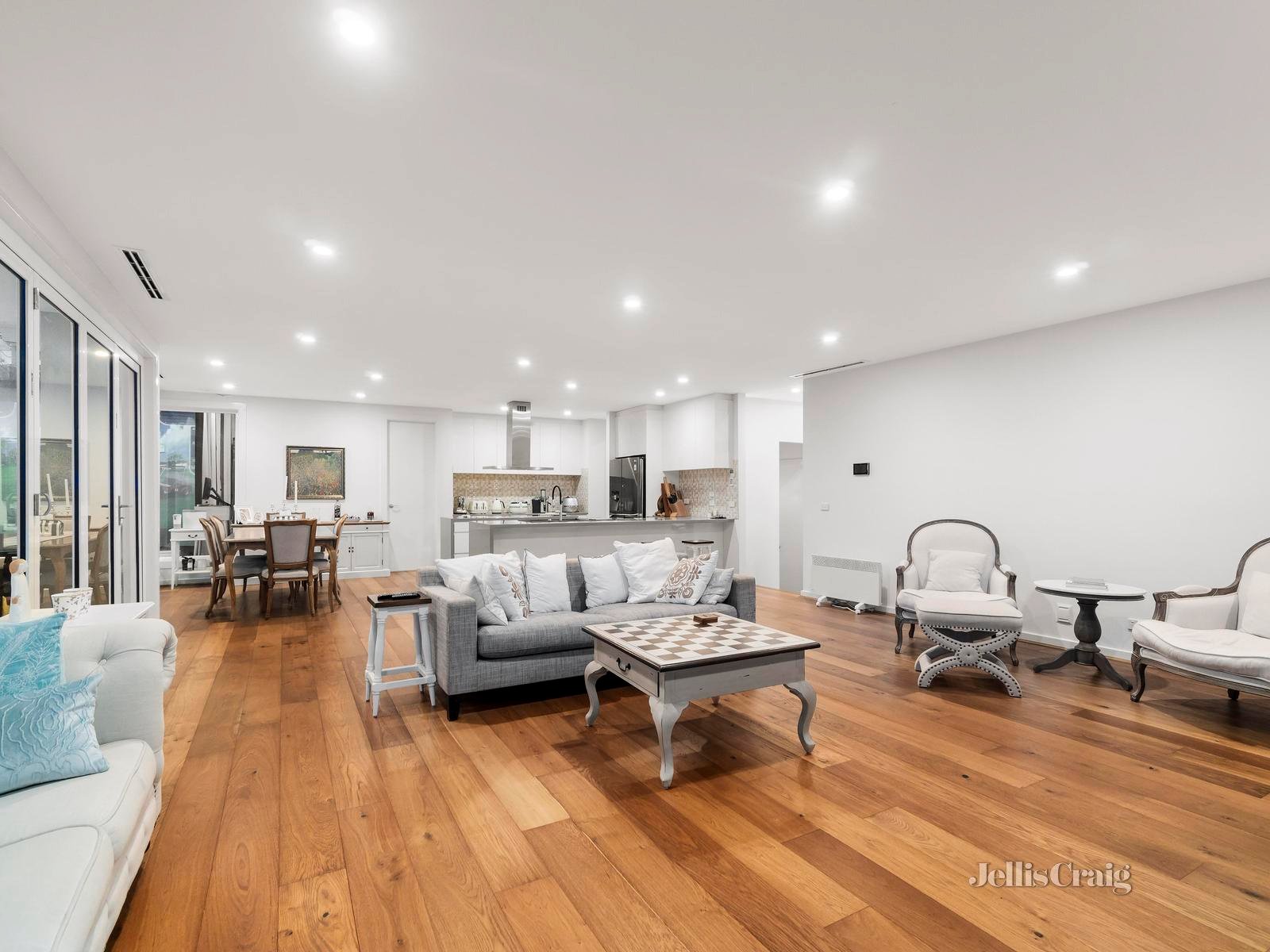 2/54 Henry Street, Eltham image 4
