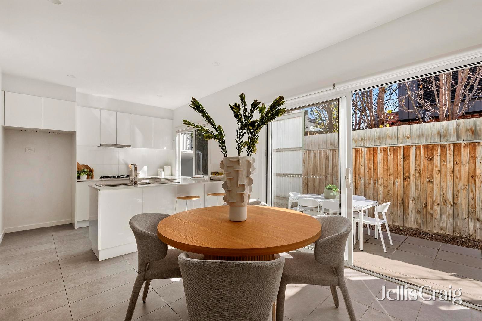 2/54 Lambeth Street, Kensington image 3