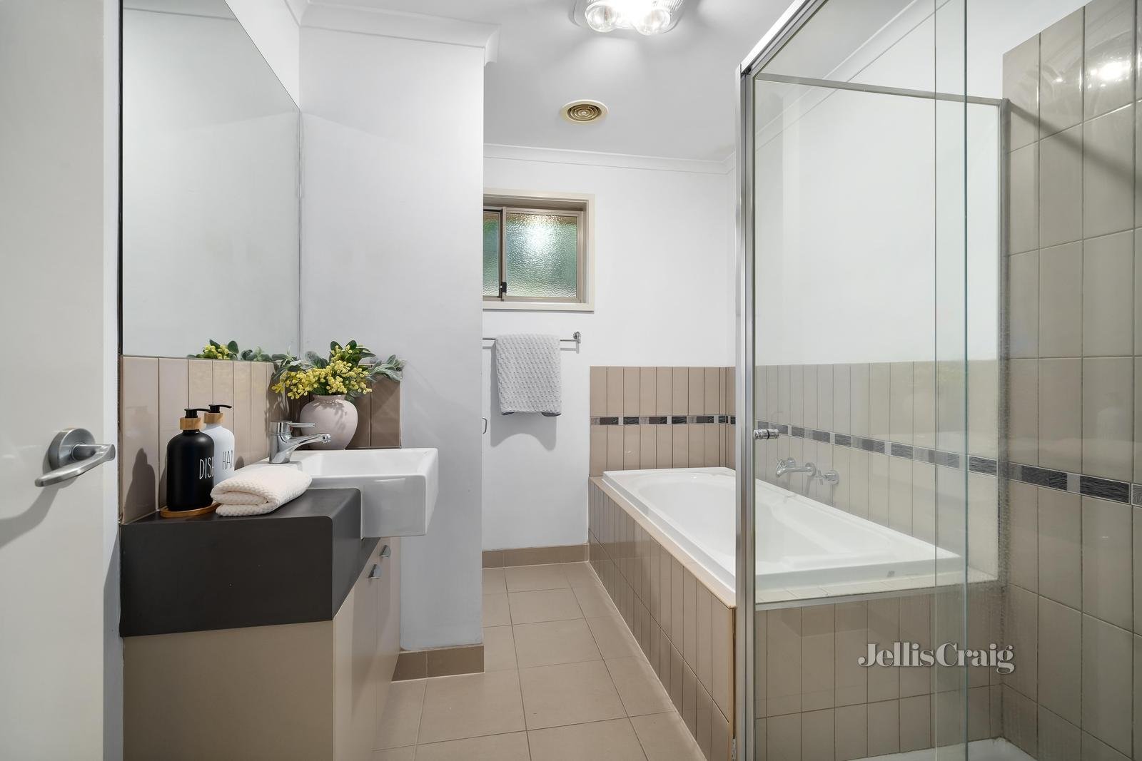 2/54 Panoramic Grove, Glen Waverley image 7