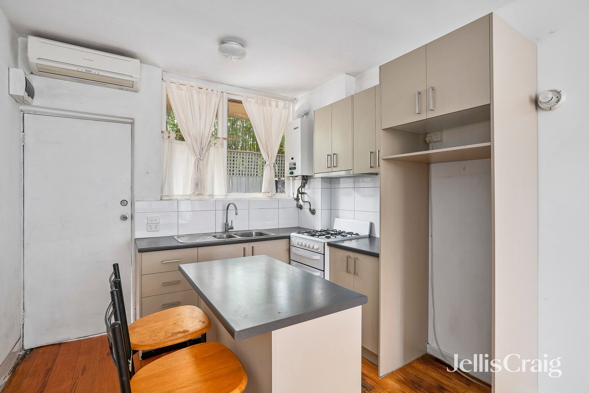 2/54 Southey Street, Elwood image 2