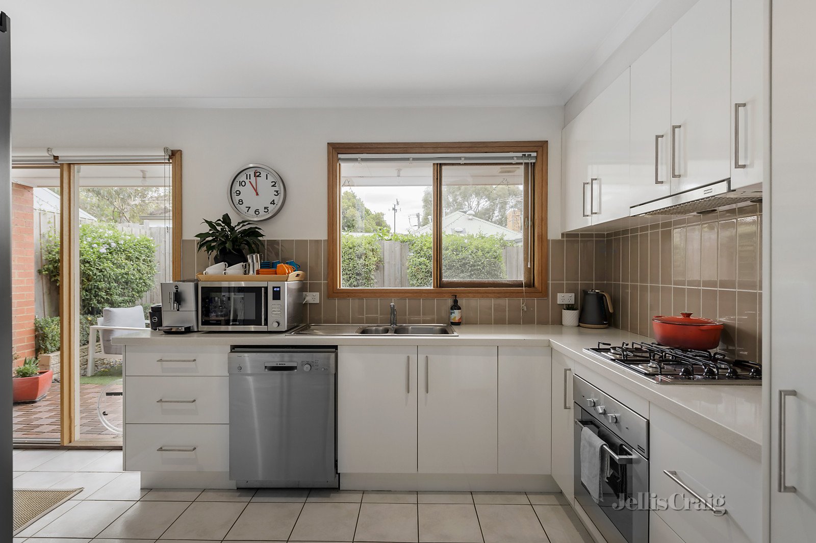 2/54 St Andrews Avenue, Rosanna image 4