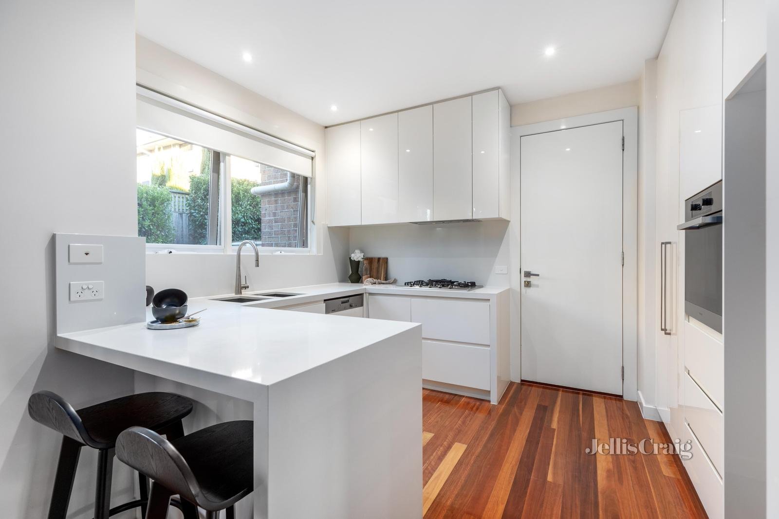 2/54 Waverley Road, Chadstone image 3