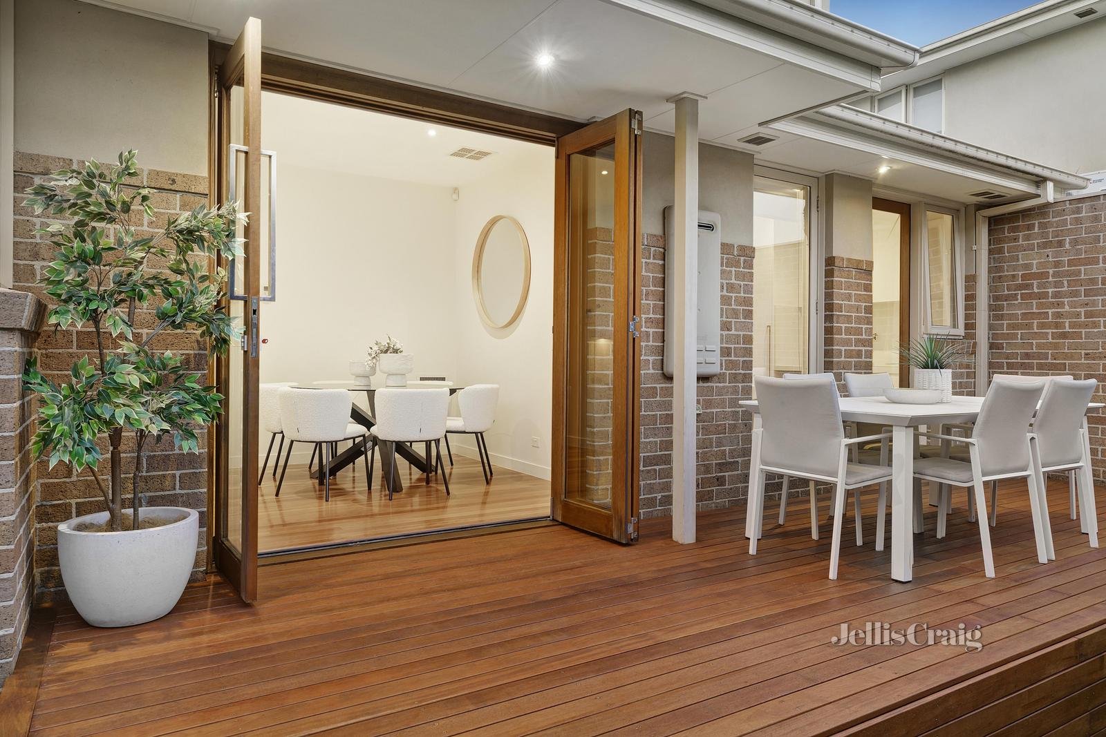 2/54 Waverley Road, Chadstone image 11