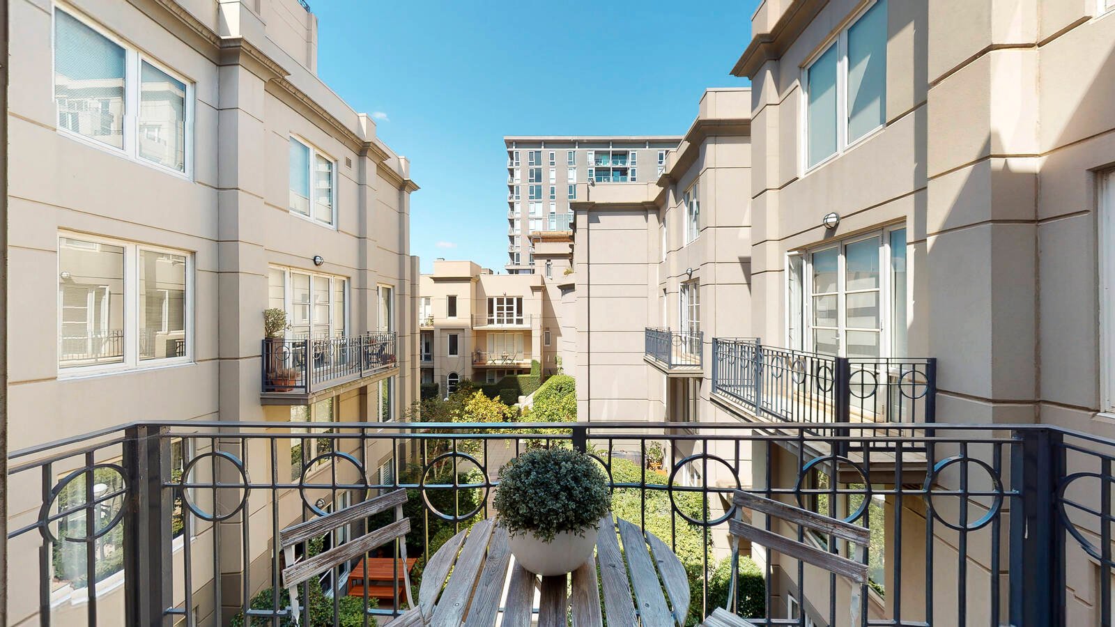 Property Gallery Thumbnail 3
