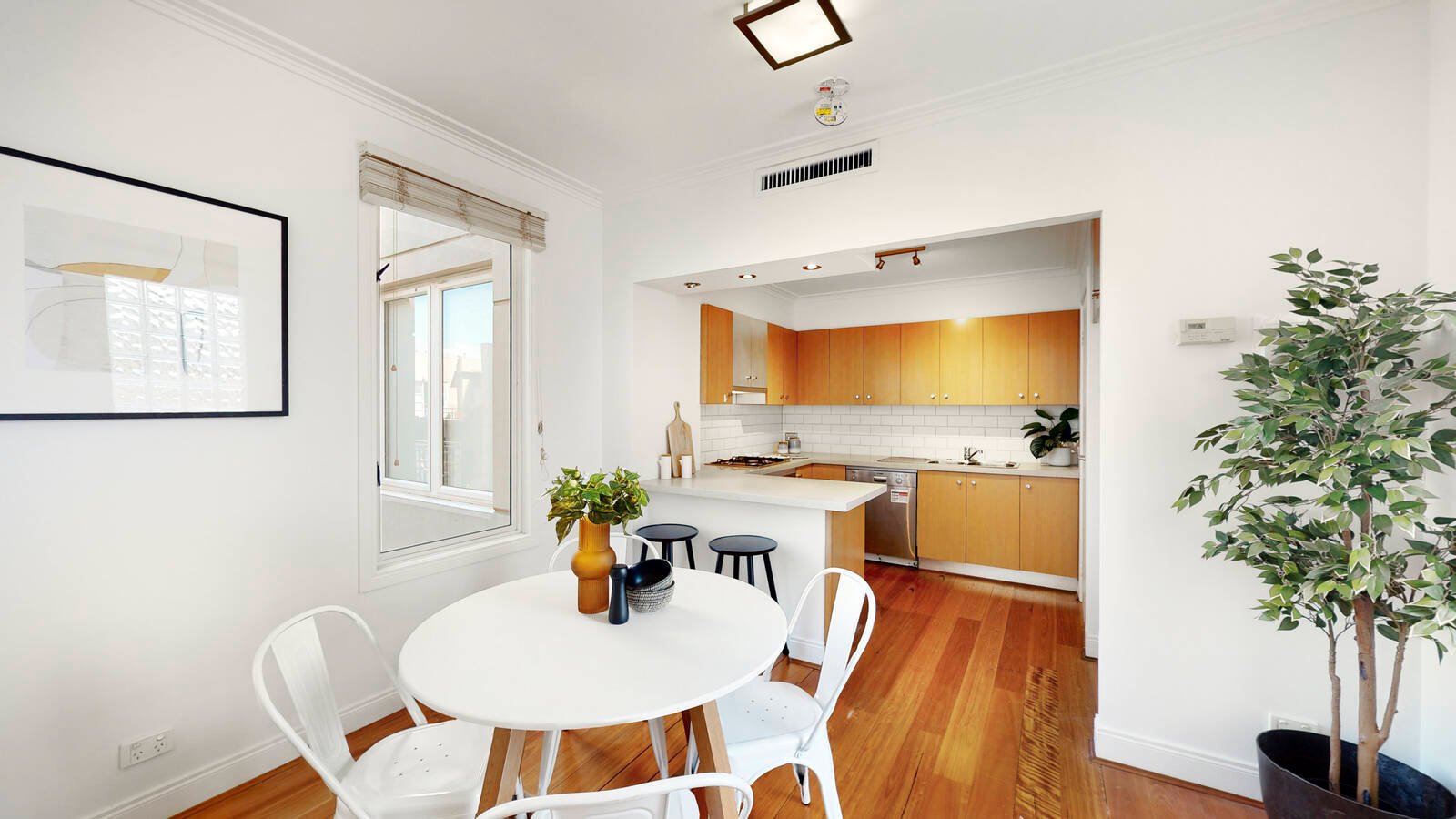 Property Gallery Thumbnail 4
