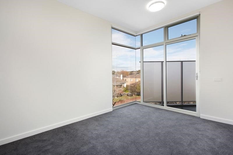 2/544 Whitehorse Road, Surrey Hills image 3