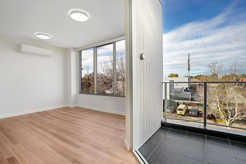 2/544 Whitehorse Road, Surrey Hills image 5
