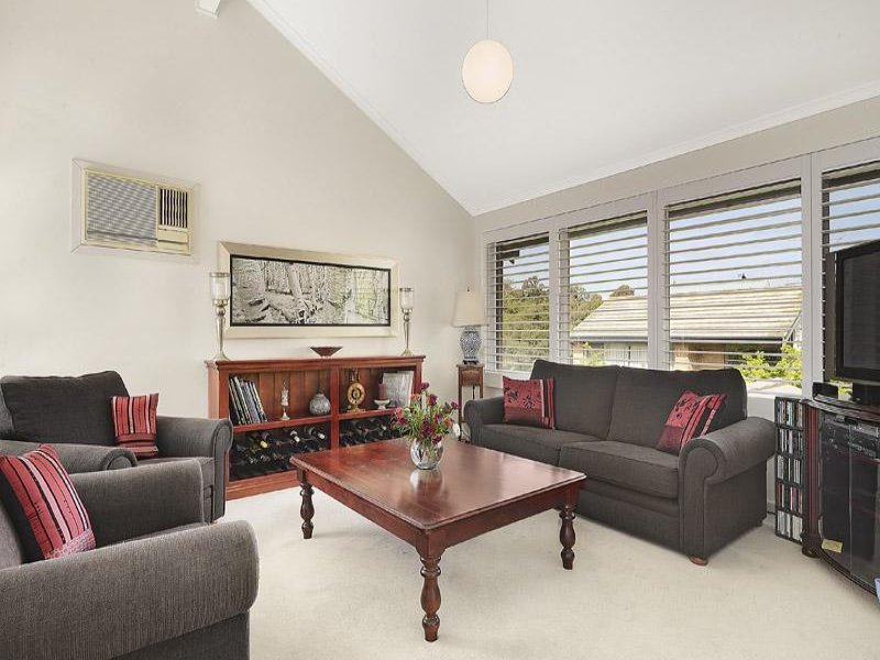 2/55-57 Winfield Road, Balwyn North image 2