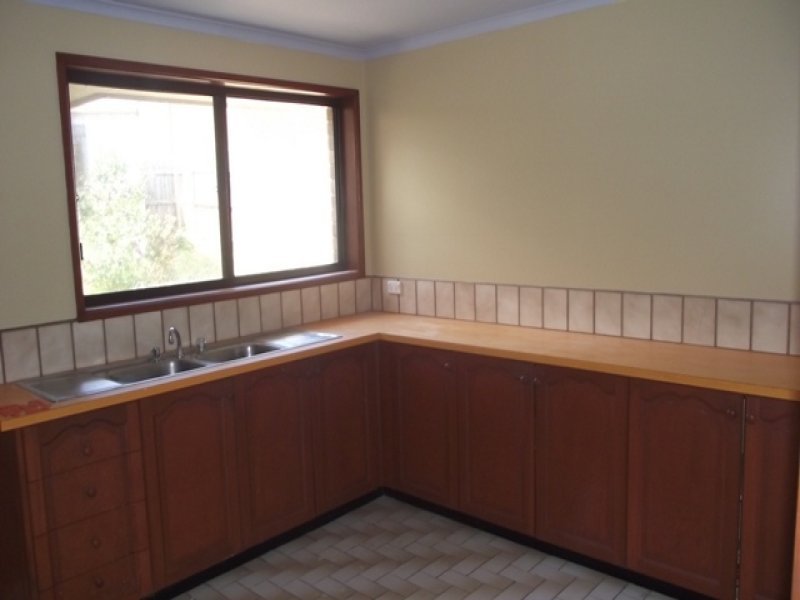 2/55 Atkinson Street, Chadstone image 2