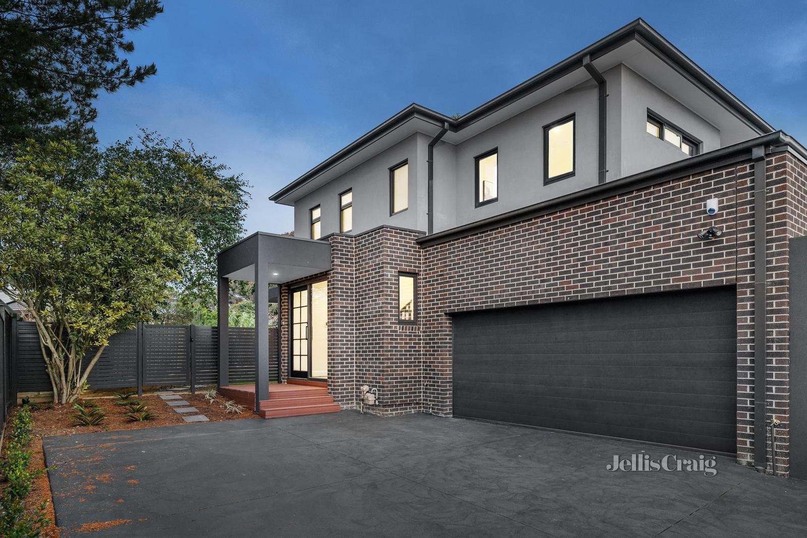 2/55 Benwerrin Drive, Burwood East image 1