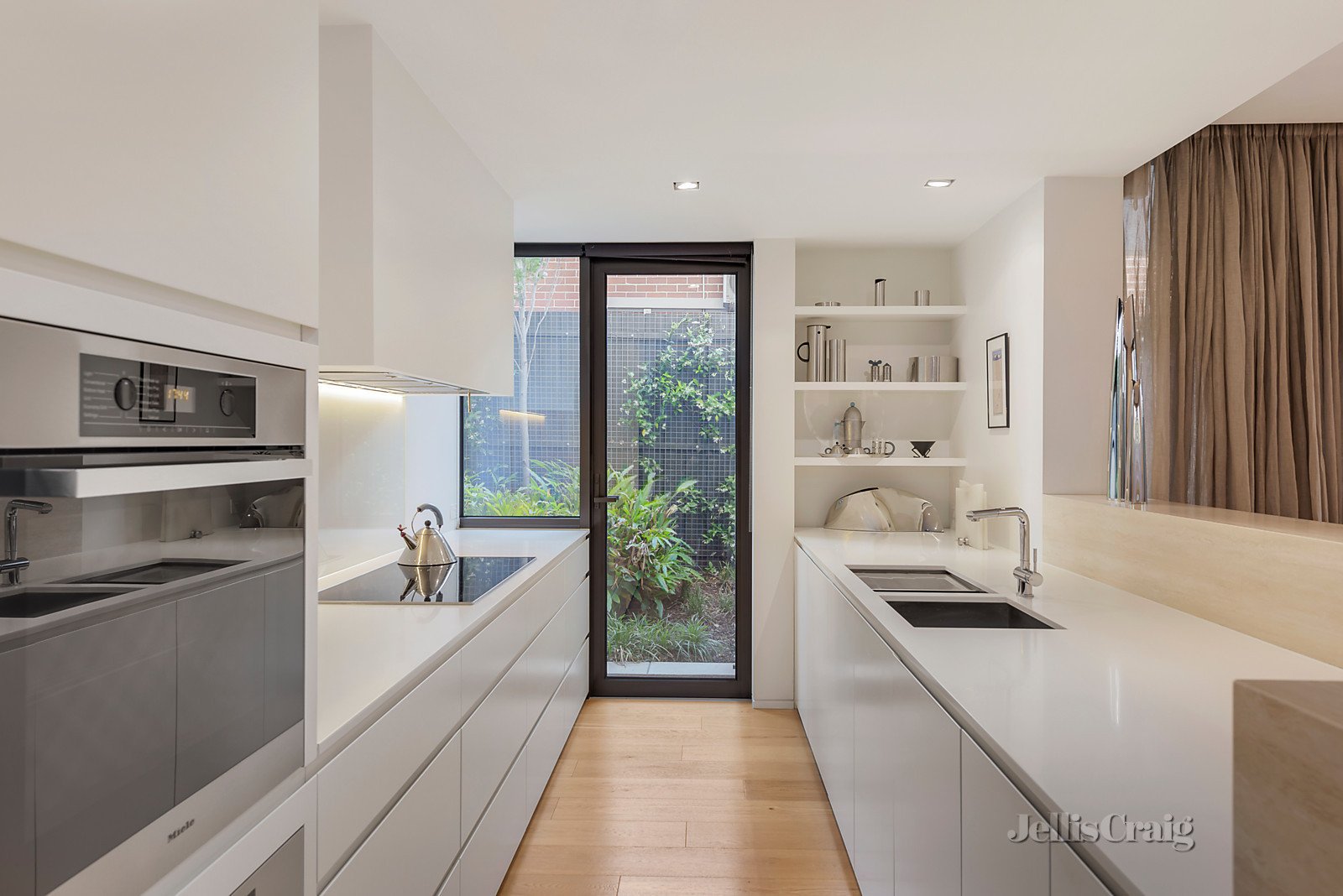 2/55 Davis Avenue, South Yarra image 5