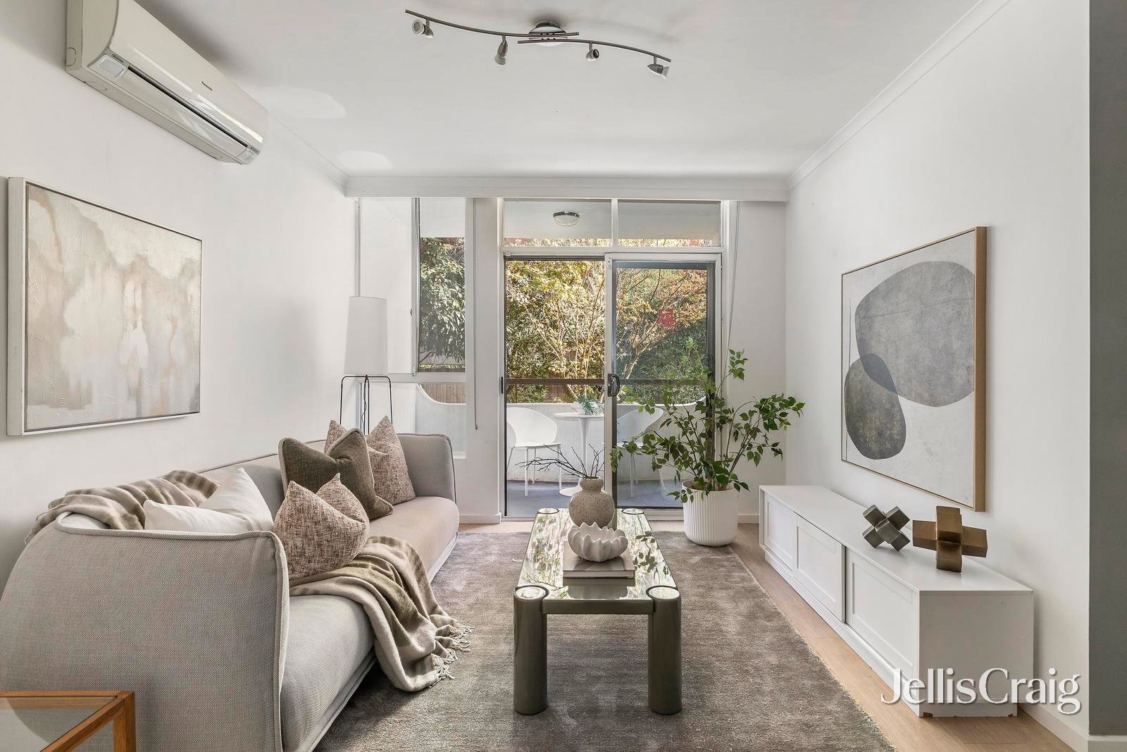 2/55 Dover Street, Flemington image 1
