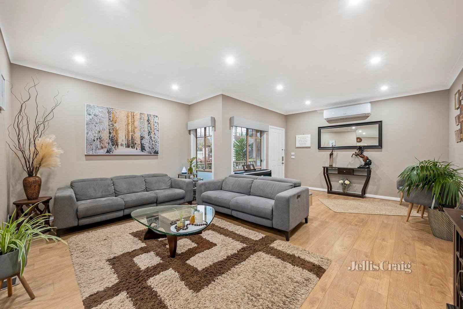 2/55 Hull Road, Croydon image 3