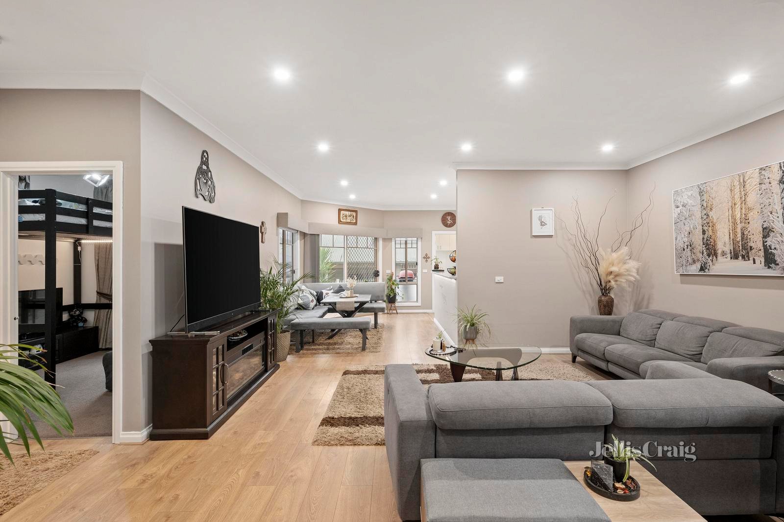2/55 Hull Road, Croydon image 4