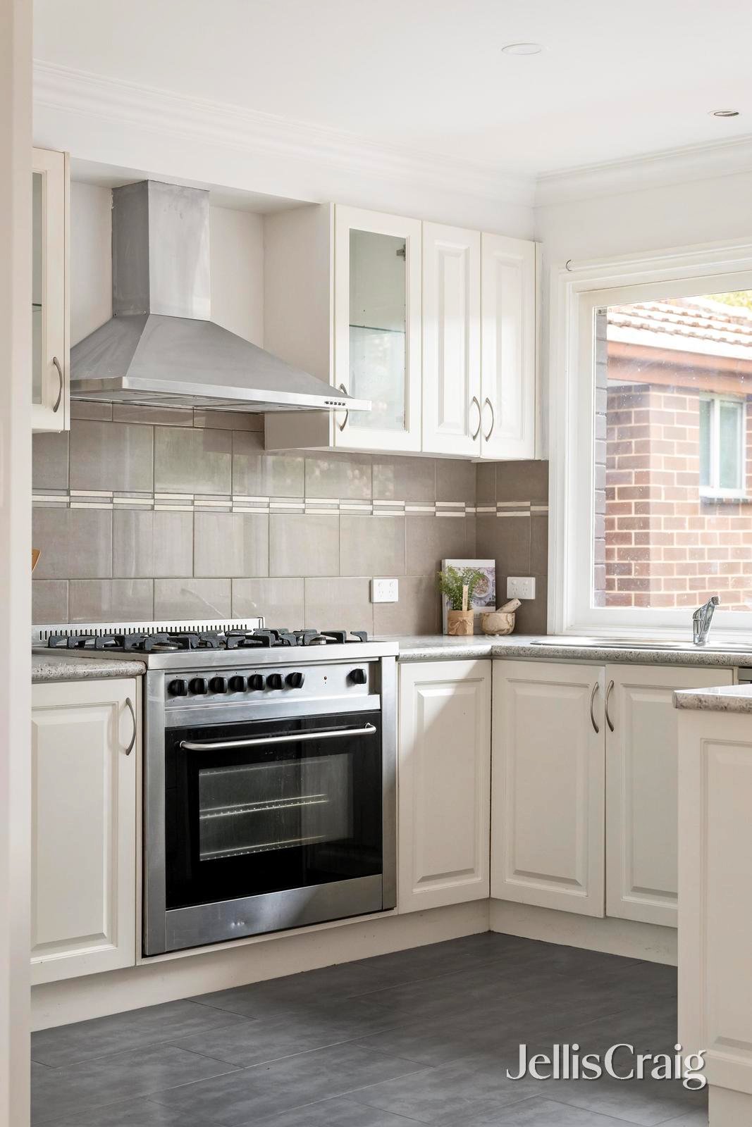 255 Hull Road, Mooroolbark image 8