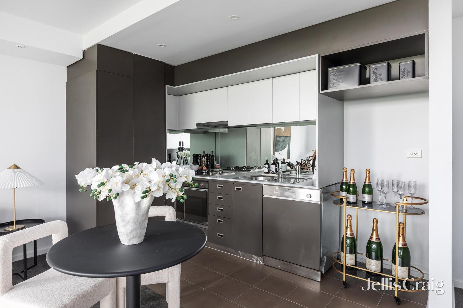 2/56-58 Burwood Road, Hawthorn image 2