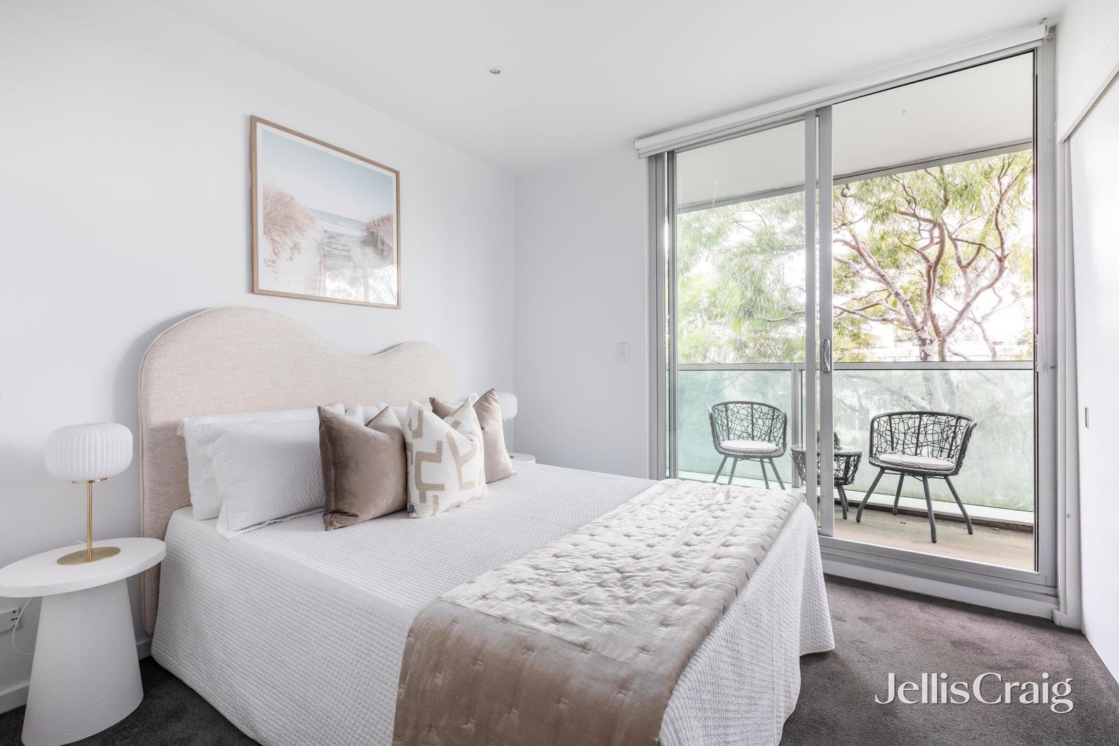 2/56-58 Burwood Road, Hawthorn image 4