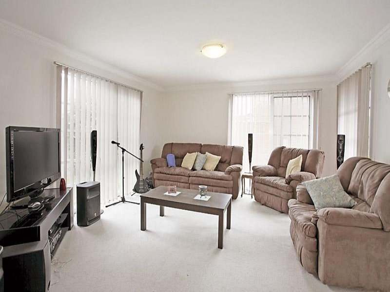 2/563 Whitehorse Road, Surrey Hills image 2