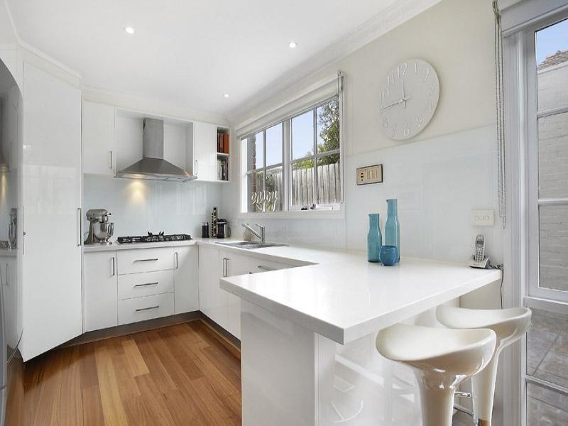2/563 Whitehorse Road, Surrey Hills image 4