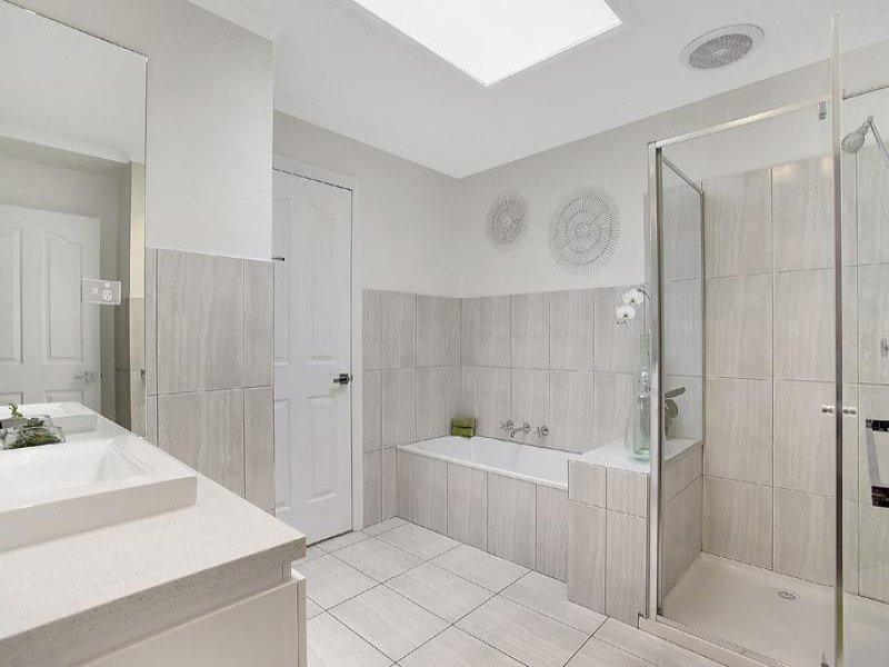 2/563 Whitehorse Road, Surrey Hills image 5