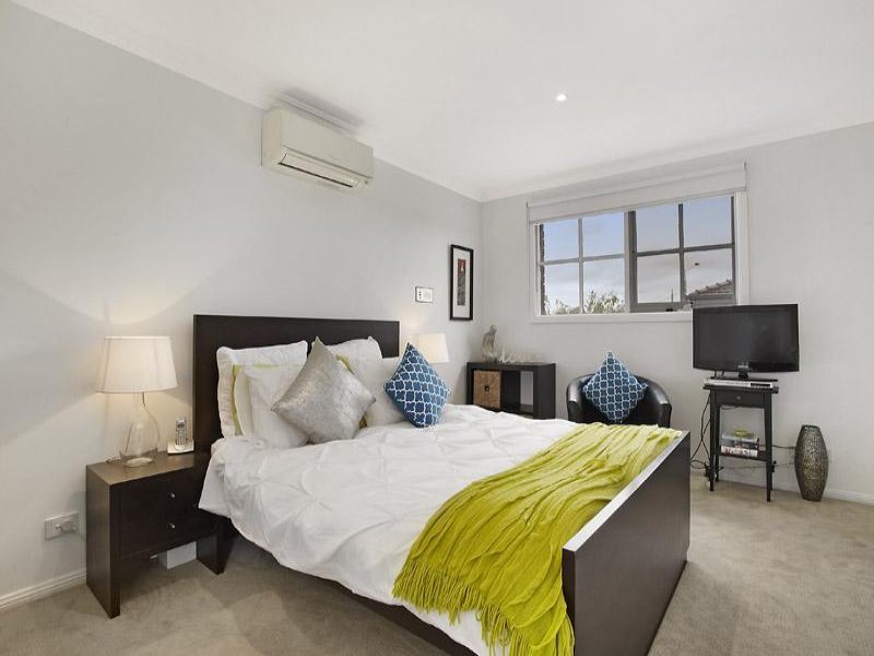 2/563 Whitehorse Road, Surrey Hills image 6