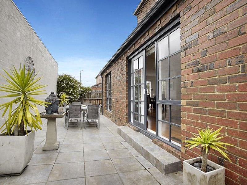 2/563 Whitehorse Road, Surrey Hills image 8