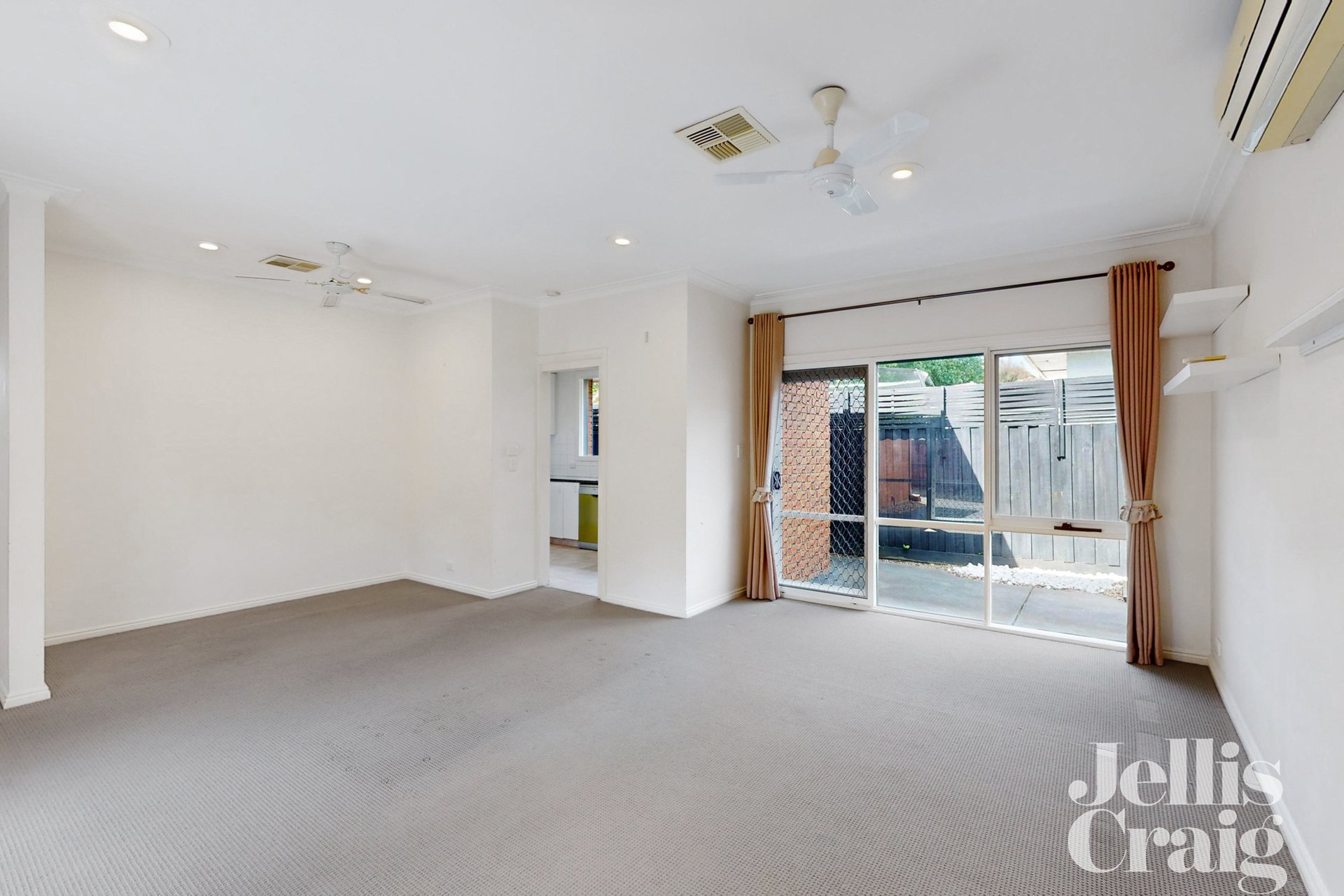 2/567 South Road, Bentleigh image 4