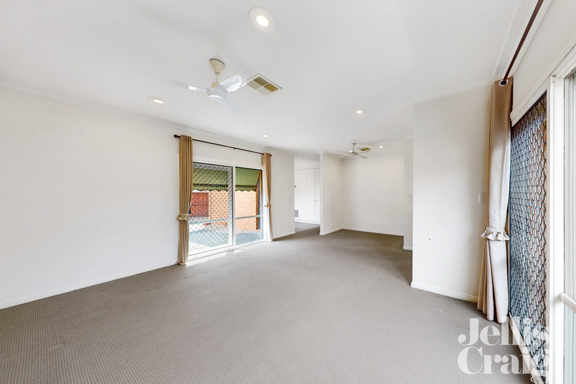 2/567 South Road, Bentleigh image 2