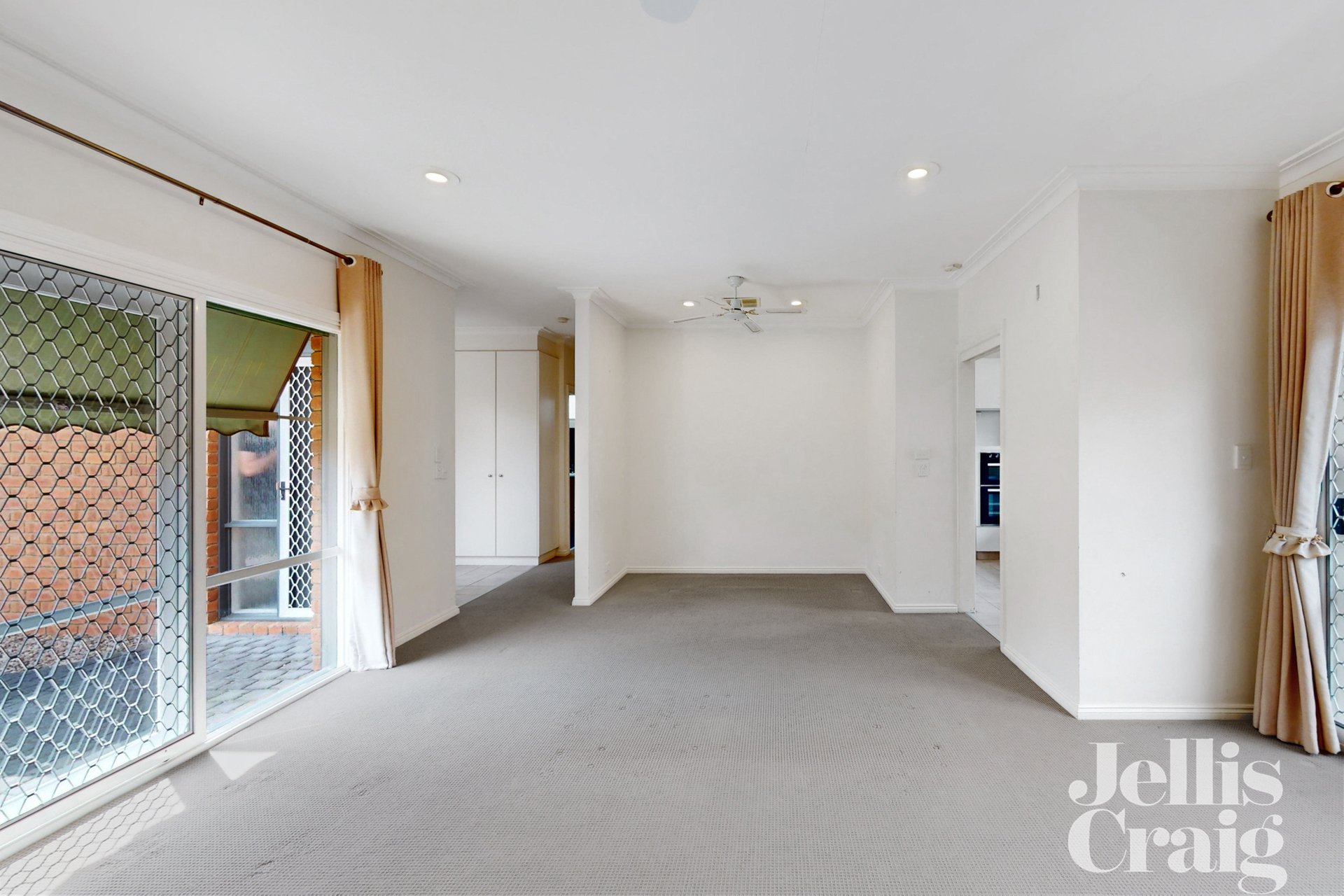 2/567 South Road, Bentleigh image 3