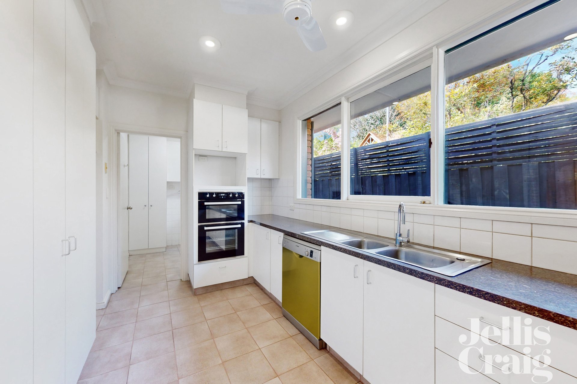 2/567 South Road, Bentleigh image 6