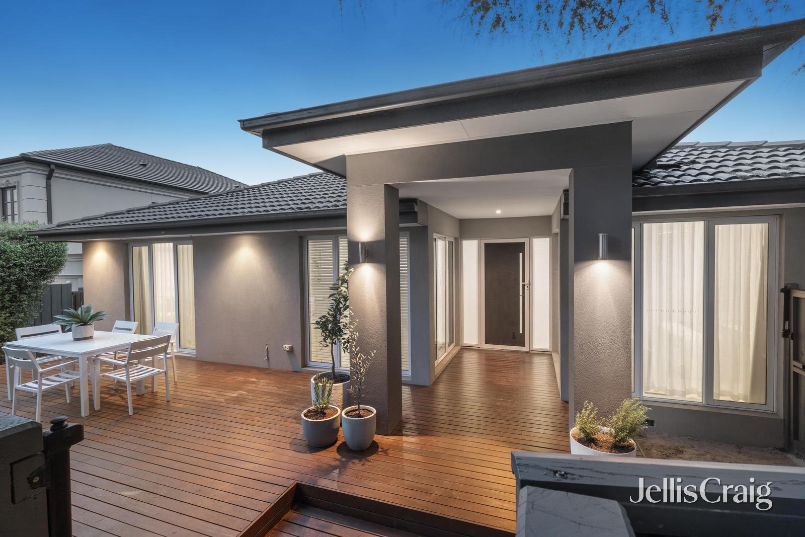 2/57 Lynden Grove, Mount Waverley image 1