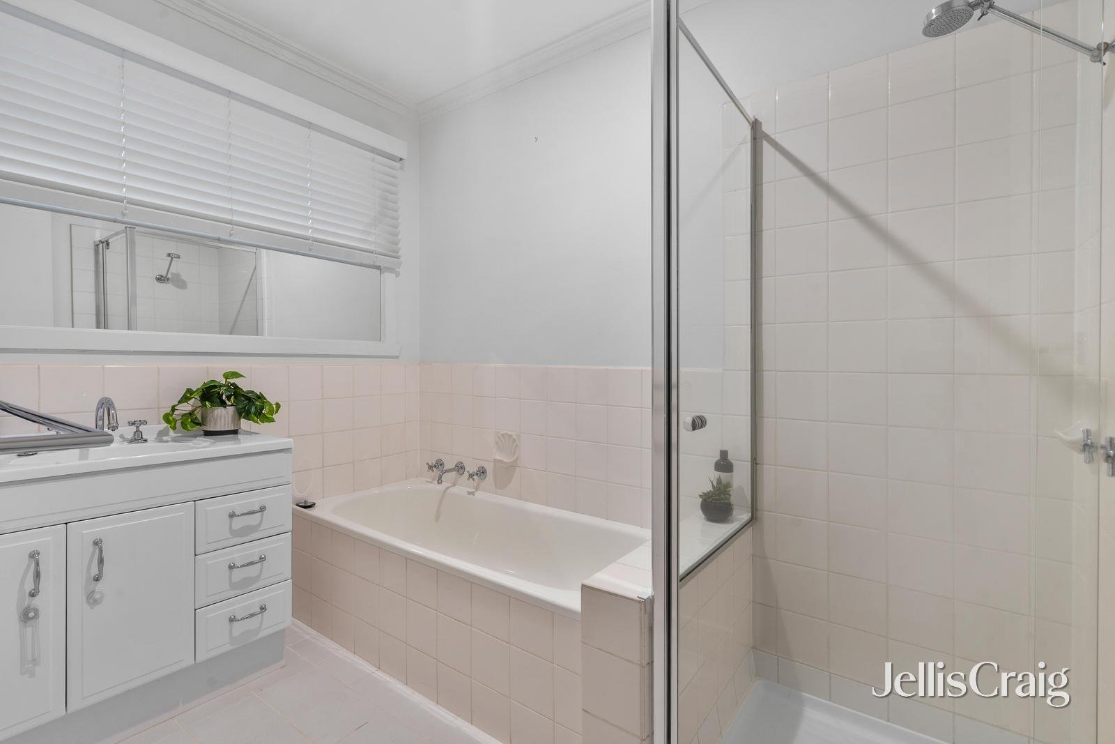 2/57 Lynden Grove, Mount Waverley image 10