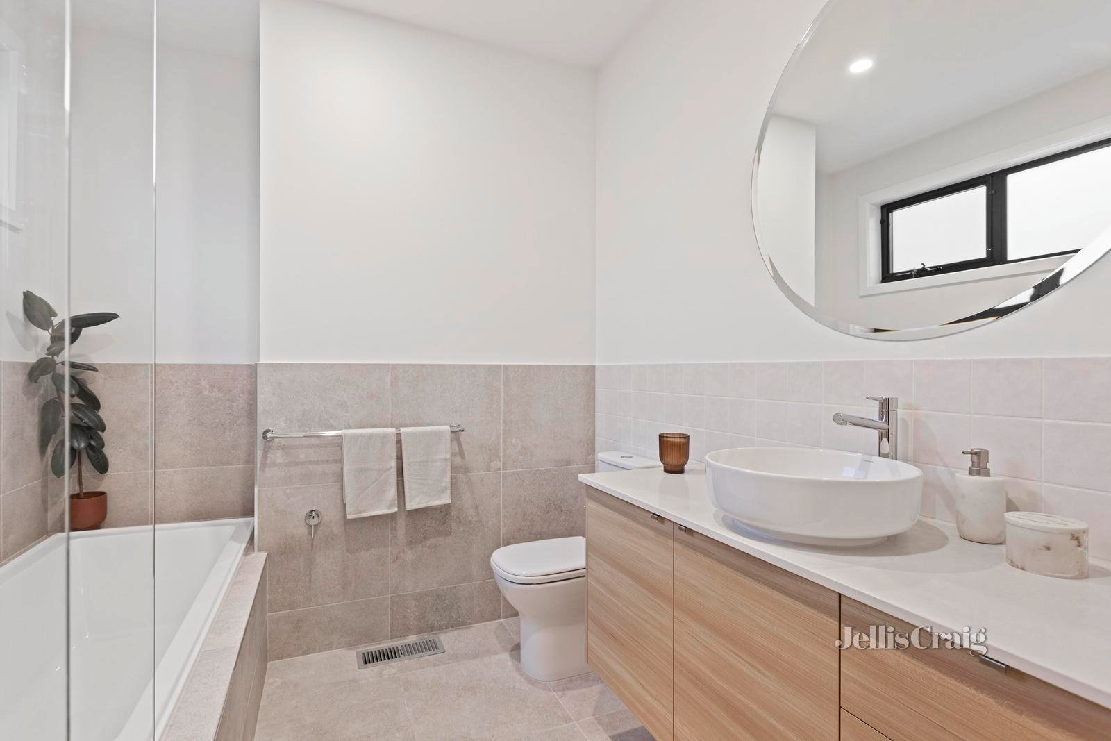2/57 Struan Avenue, Mooroolbark image 12