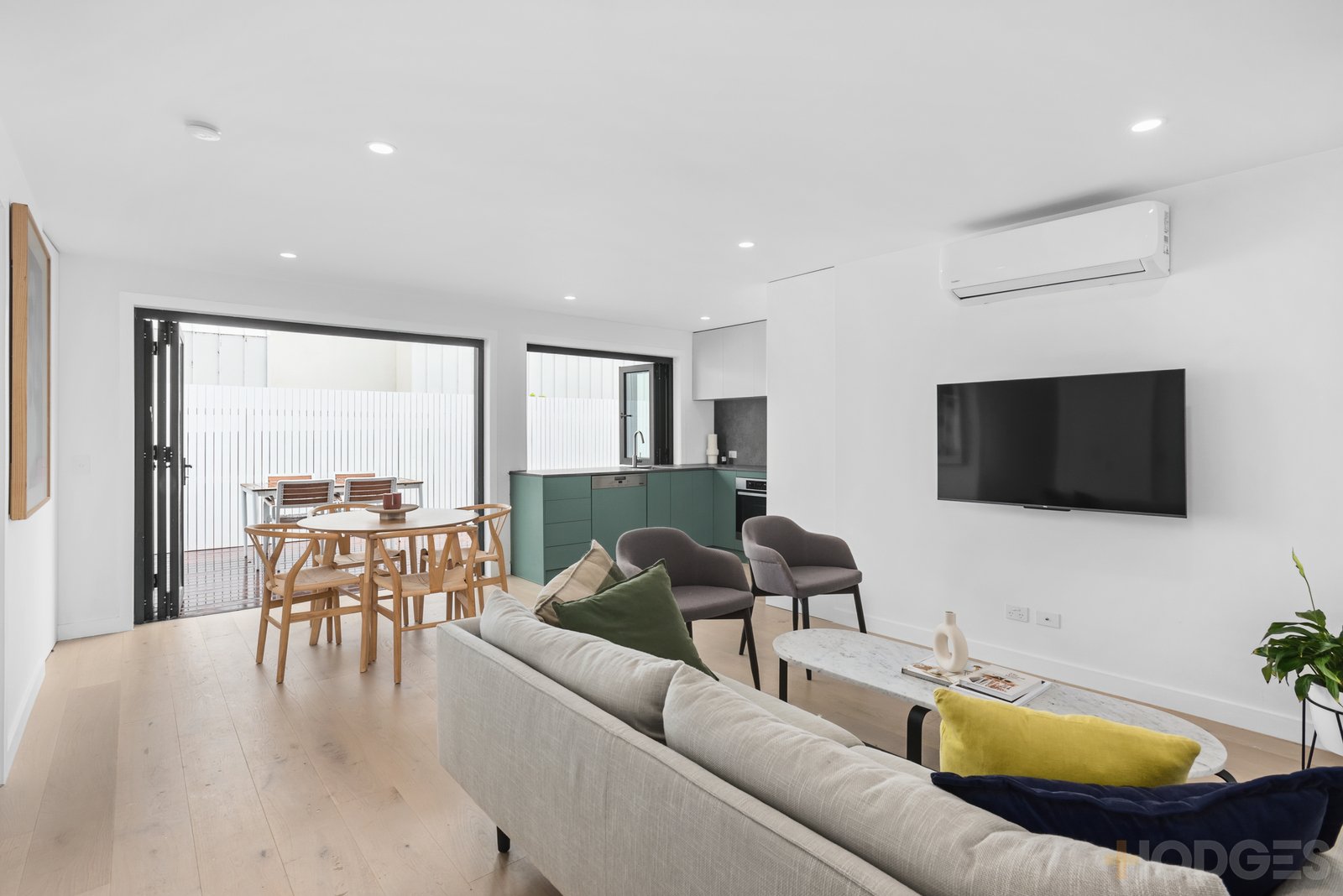 2 / 575 Balcombe Road Black Rock