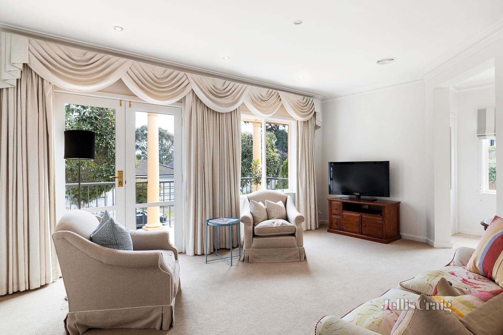 2/575 Whitehorse Road, Surrey Hills image 5