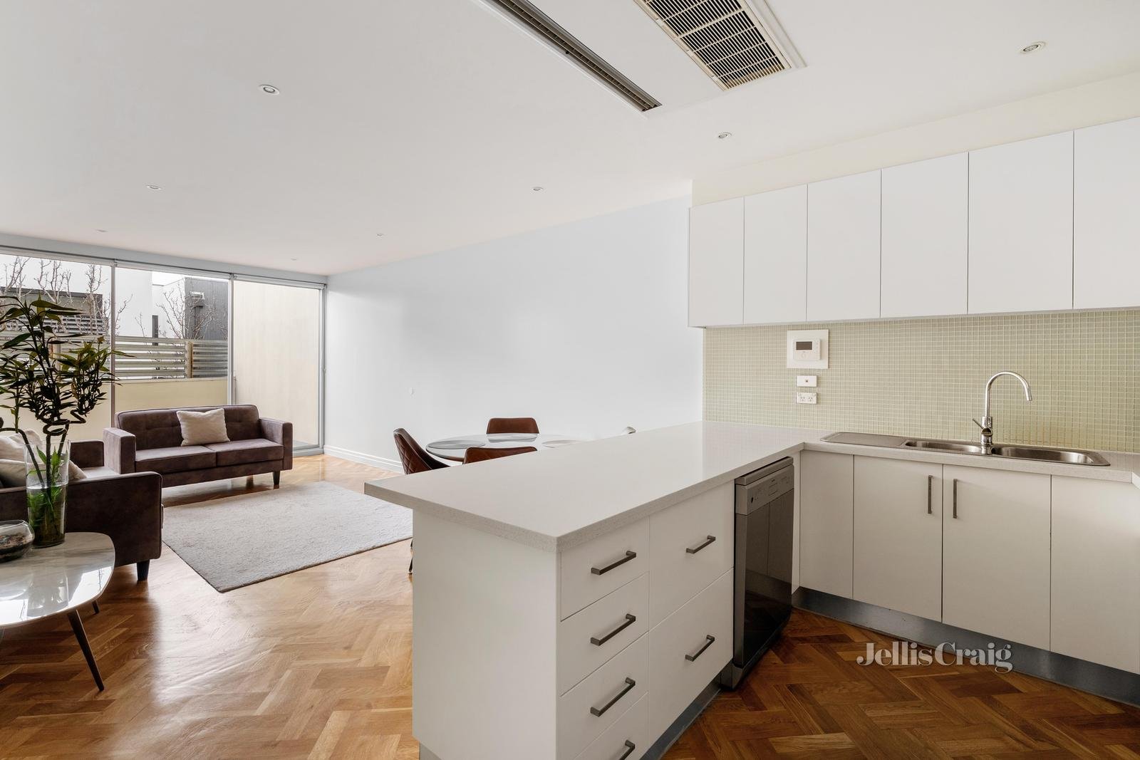 25/765-767 Doncaster Road, Doncaster image 4