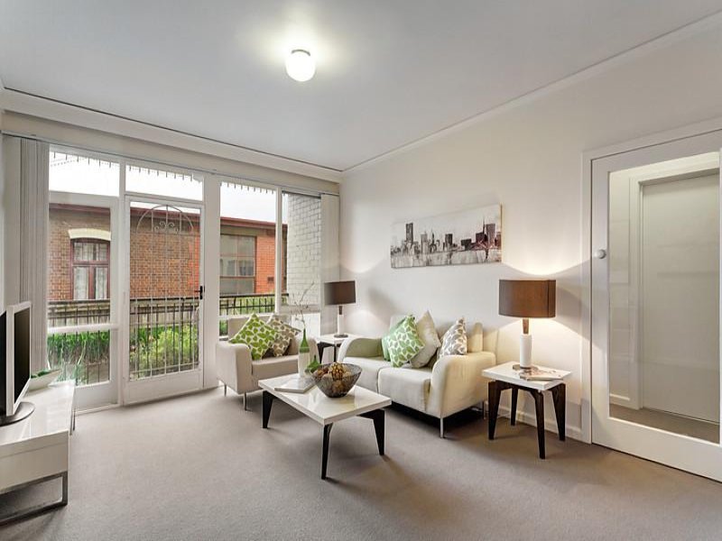 2/578 Glenferrie Road, Hawthorn image 3